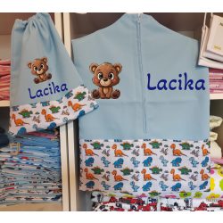   Ovis zsák és torna zsák bármilyen névvel és jellel,  neves oviszsák   /kék+fehér alapon dínók/  AJÁNDÉK SZERETETKÜLDŐVEL