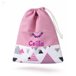   Rózsaszín, háromszöges kislány tornazsák egyedi névvel és jellel