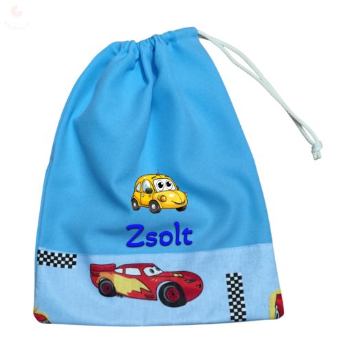 Kék, versenyautós kisfiú tornazsák egyedi névvel és jellel