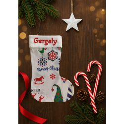   Egyedi, NÉVRE SZÓLÓ textil mikuláscsizma (bármilyen névvel vagy felirattal), fehér alapon színes karácsonyi mintás