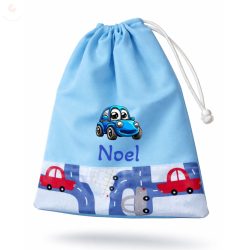   Kék alapon piros-szürke autós kisfiú tornazsák egyedi névvel és jellel