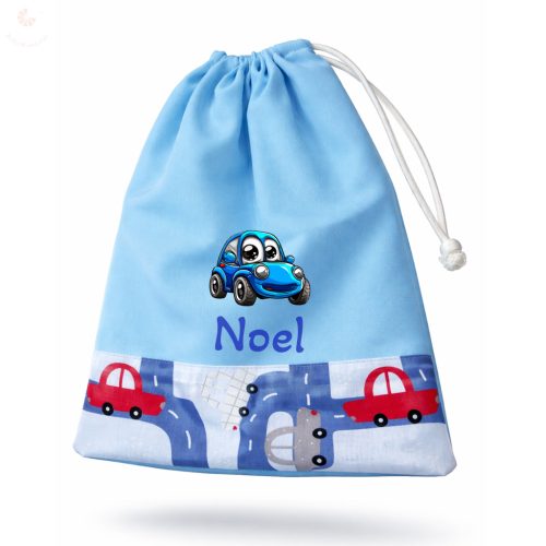 Kék alapon piros-szürke autós kisfiú tornazsák egyedi névvel és jellel