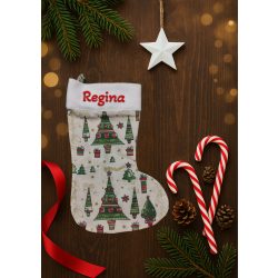   Egyedi, NÉVRE SZÓLÓ textil mikuláscsizma (bármilyen névvel vagy felirattal), drapp alapon zöld karácsonyfás