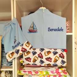   Ovis zsák és torna zsák bármilyen névvel és jellel,  neves oviszsák   /kék+targoncás/  AJÁNDÉK SZERETETKÜLDŐVEL