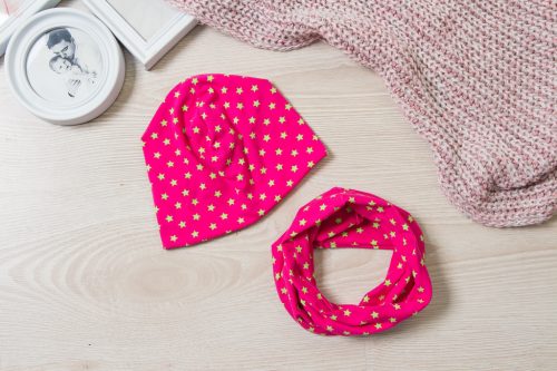 Pink csillagos átmeneti Sapka körsál szett Bébi méret - KÉSZLETRŐL