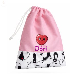 Rózsaszín alapon fekete cicás, kislány tornazsák egyedi névvel és jellel