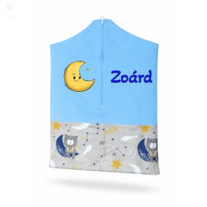 Kék alapon szürke macis-holdas ovis zsák kisfiúnak egyedi névvel és jellel