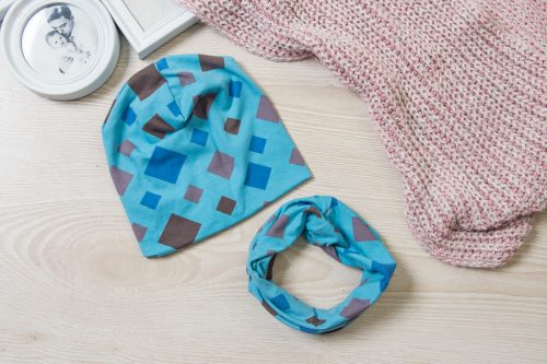 Kék rombuszos átmeneti Sapka körsál szett Bölcsis méret - KÉSZLETRŐL